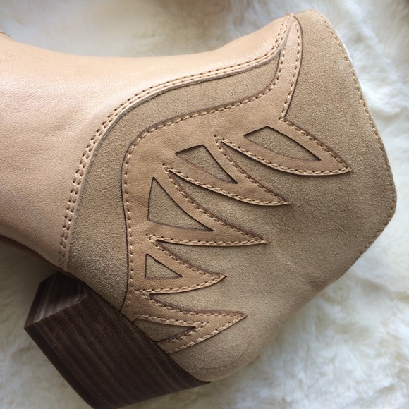 NEW IN BOX Lucky Brand Leather/Suede Ankle Boots - Picture 5 of 5